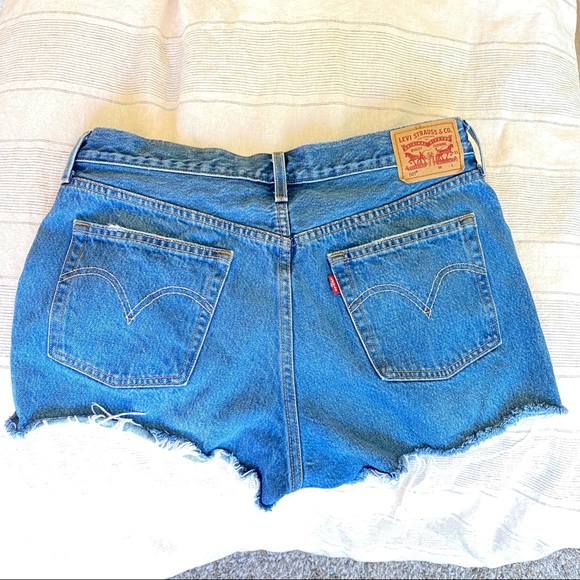 Levi’s 501 Button Fly Cut-Off Shorts - Picture 3 of 4